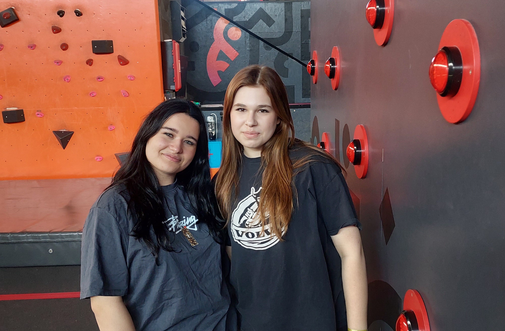 Uczennice w Parku Trampolin