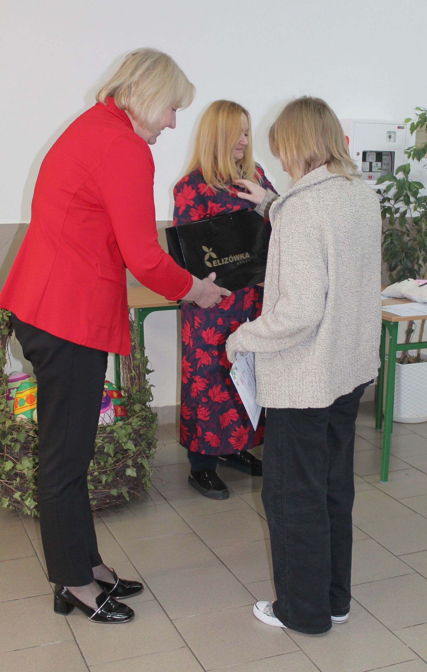 Pani Dyrektor Jolanta Jarawka i Pani Magdalena Dyndur
