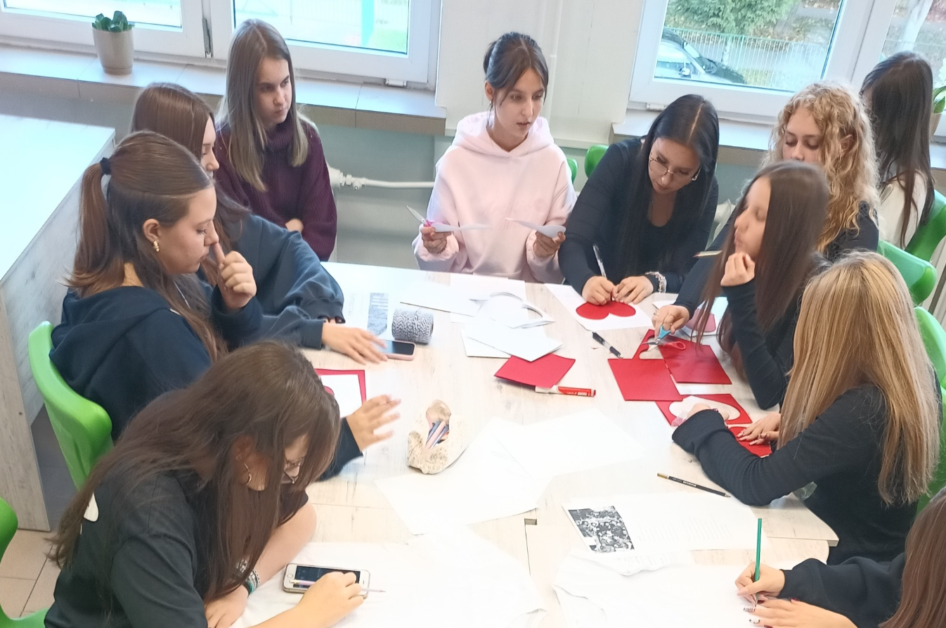 Uczennice biorące udział w wydarzeniu