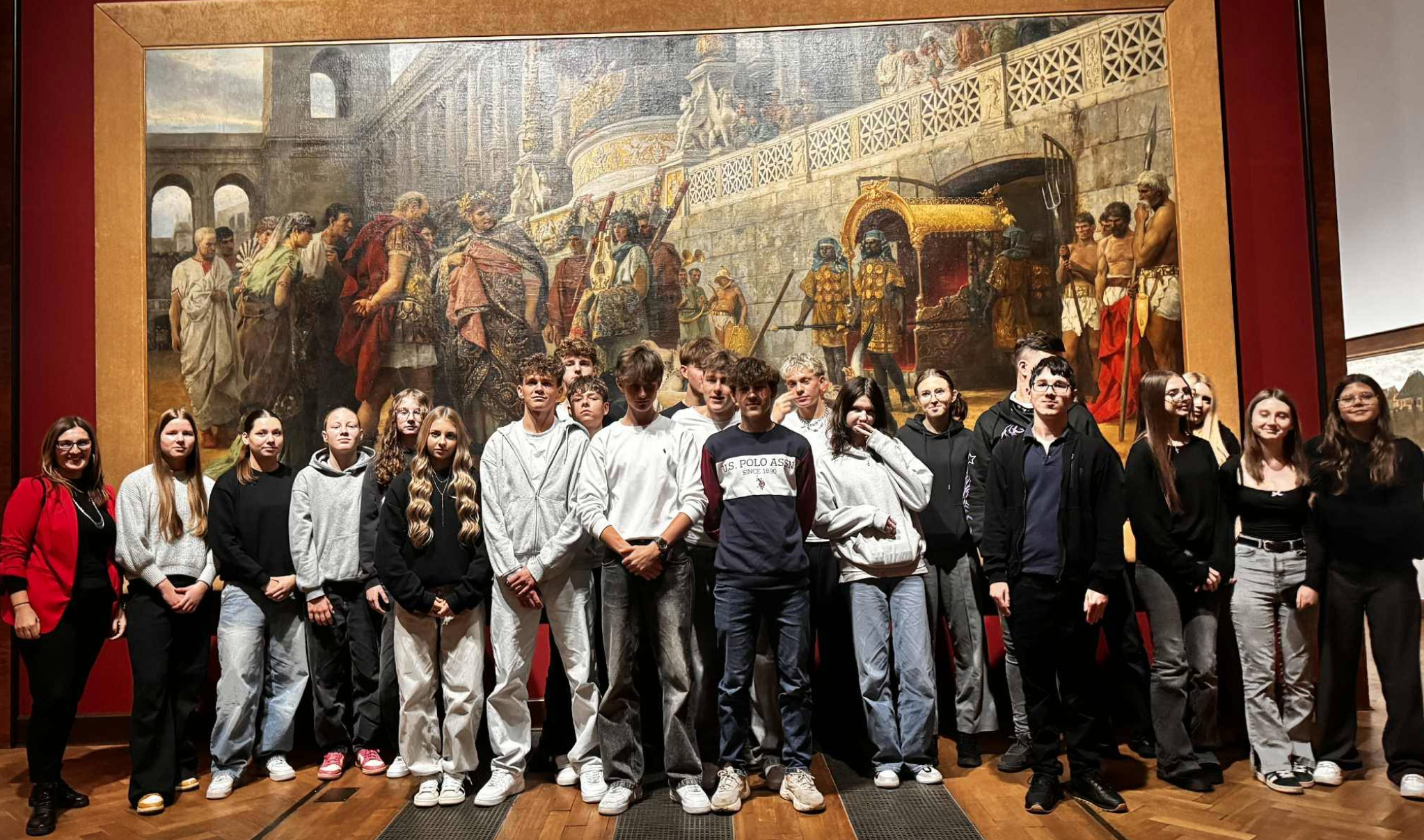 Uczniowie klasy 2PP z wychowawcą - Panią Anną Korszlą-Mazurek