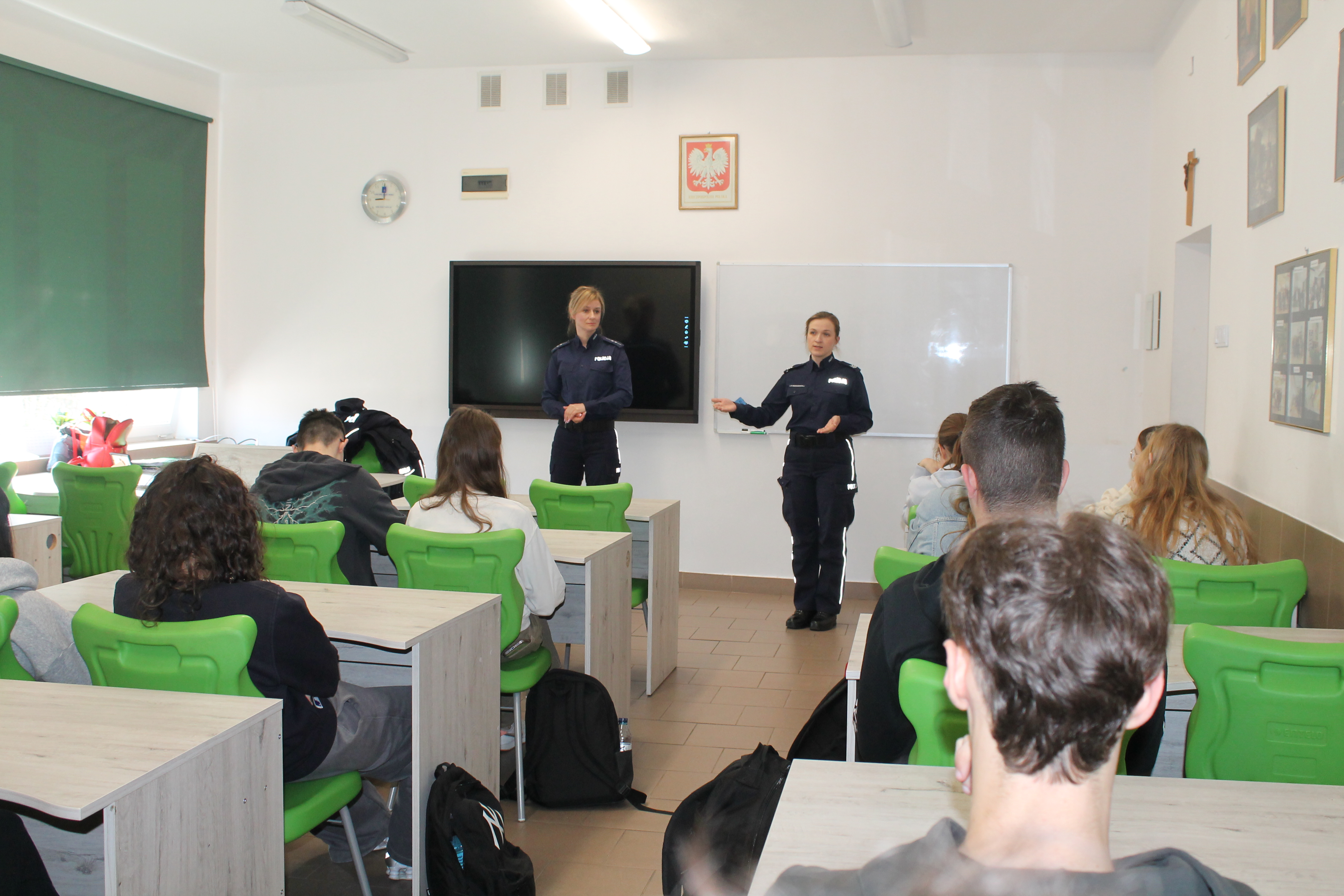 Spotkanie klasy 1PP z przedstawicielami Policji w ramach zajęć wychowawczych