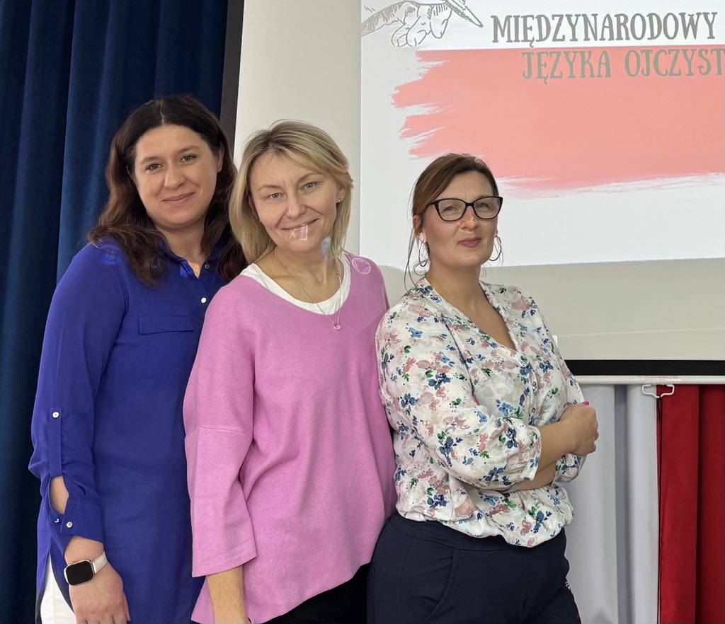Organizatorki Szkolnego Turnieju - Panie Polonistki (od lewej): Pani Dorota Rybicka, Pani Magdalena Kafarska, Pani Anna Korszla-Mazurek