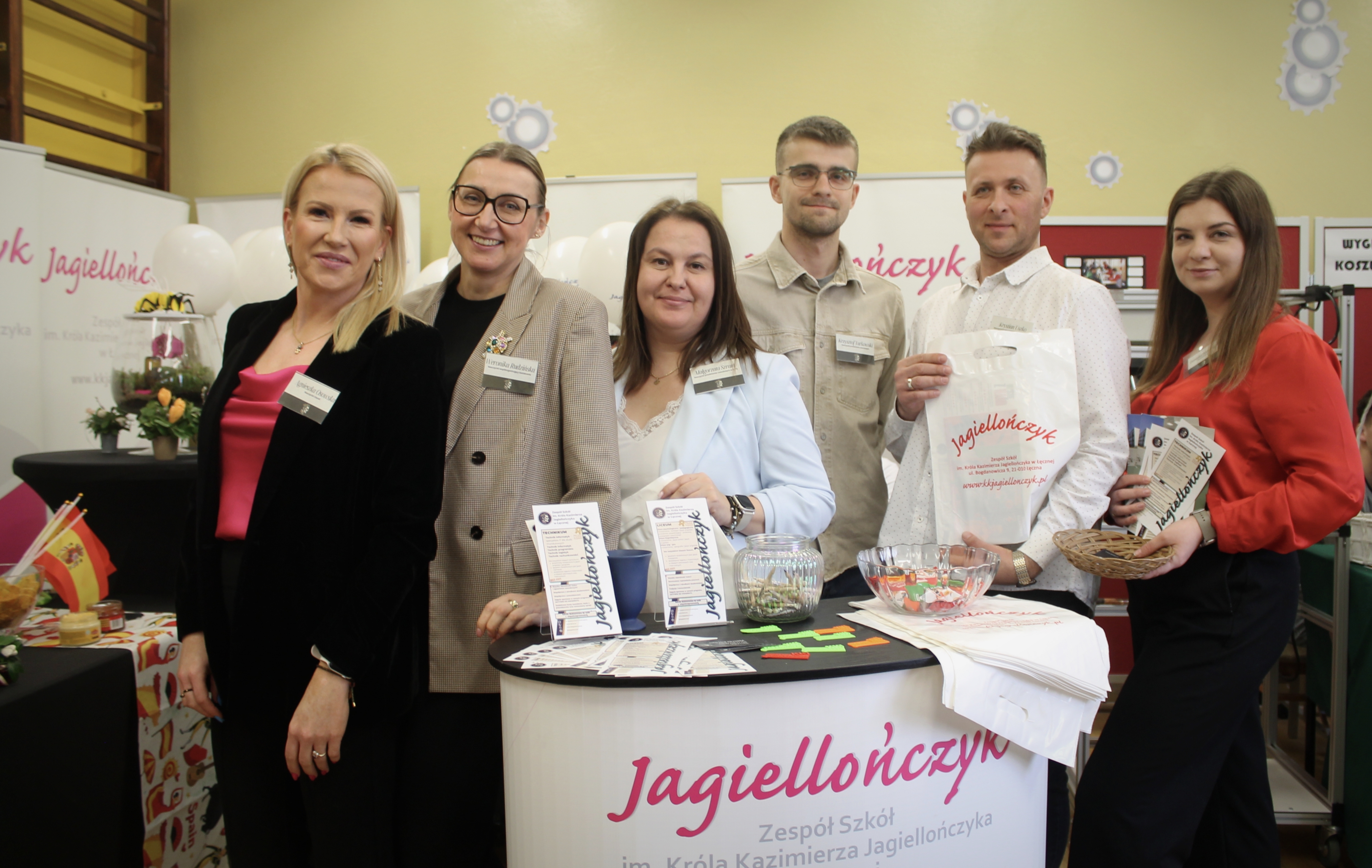 Nauczyciele ,,Jagiellończyka'' podczas targów edukacyjnych